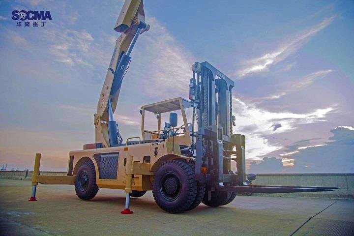 heavy duty forklift crane 25 ton 02