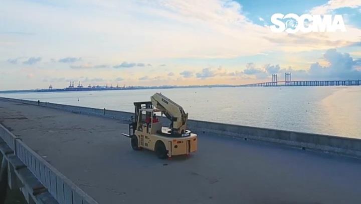 heavy duty forklift crane 25 ton 07