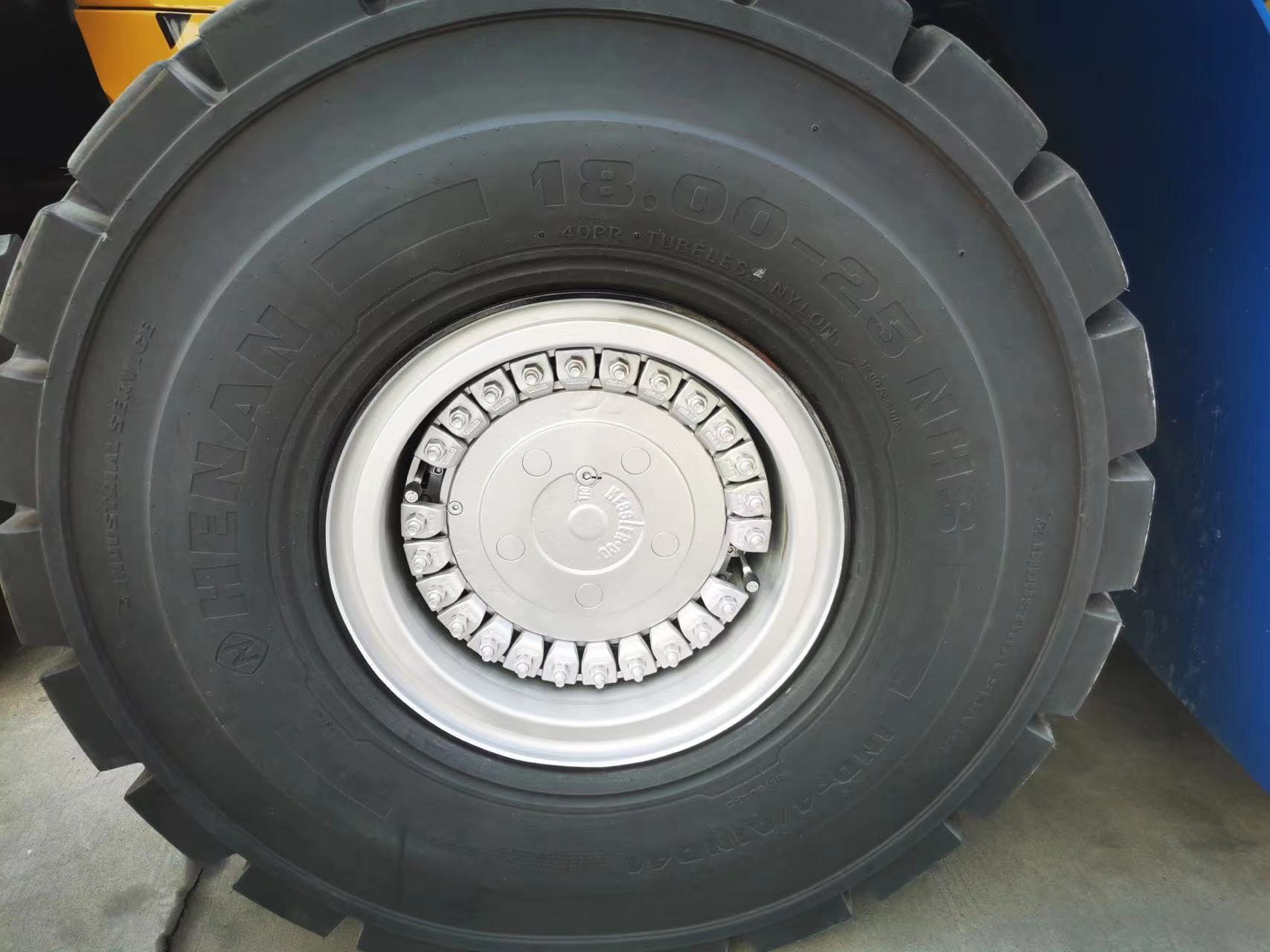 electric reach stacker (6).jpg