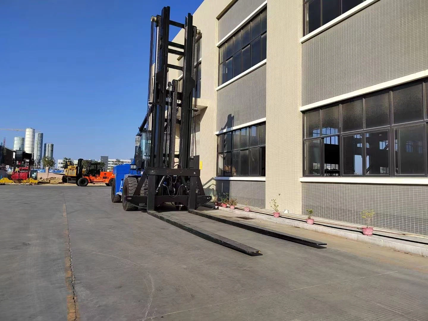 boat stacking forklift