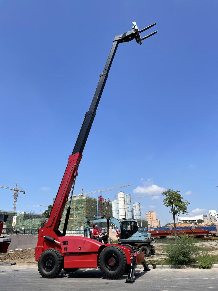 telescopic forklift