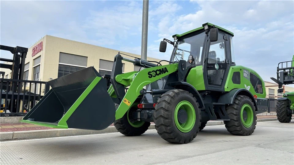 1.8 Ton Electric Mini Loader 4x4 Wheel Drive