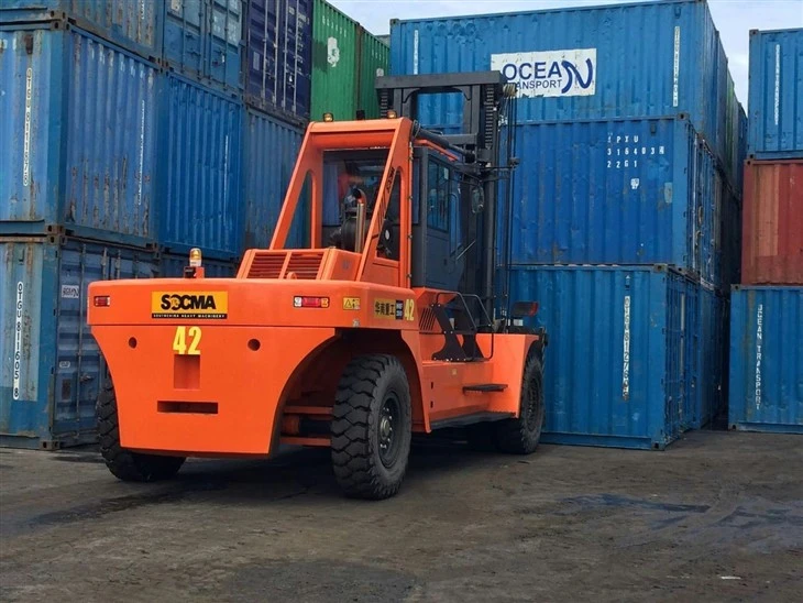 25t 28t 30t Heavy Duty Forklift For Container Handling