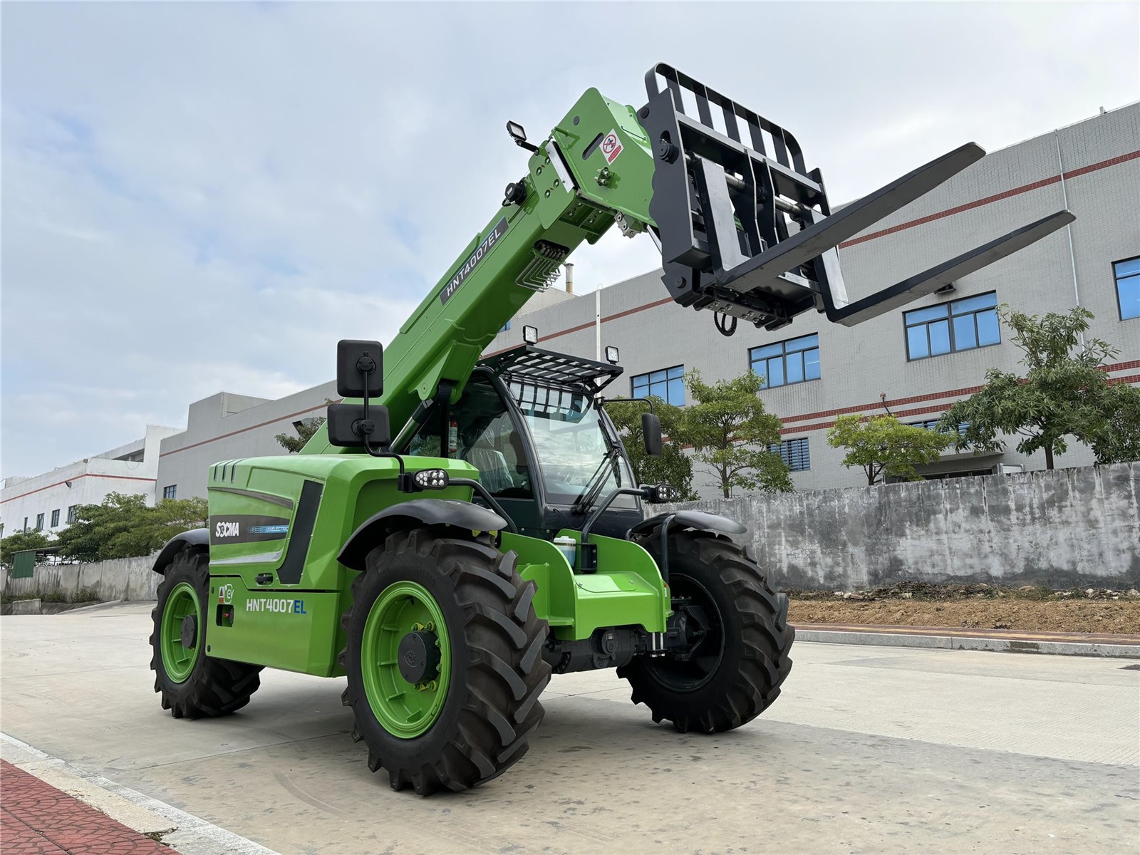 China Customized SOCMA 4 Ton 7 Meter Telescopic Forklift HNT4007-EL ...