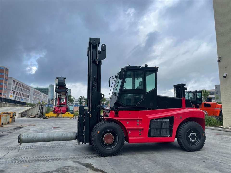 SOCMA 12 Ton Electric Forklift price