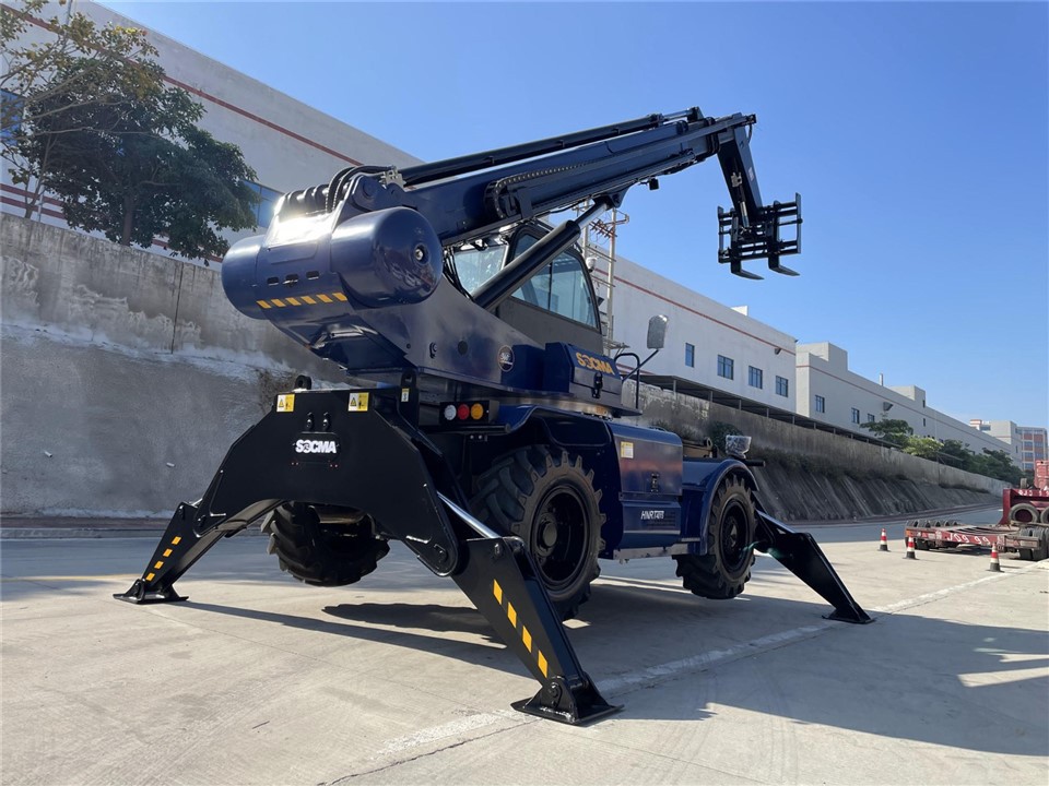 SOCMA 4 Ton 15 Meter Telescopic Forklift HNT4015R factory