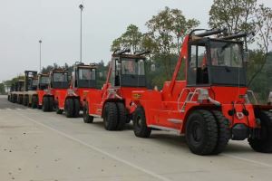 Heavy Duty Forklift Truck 45 Ton