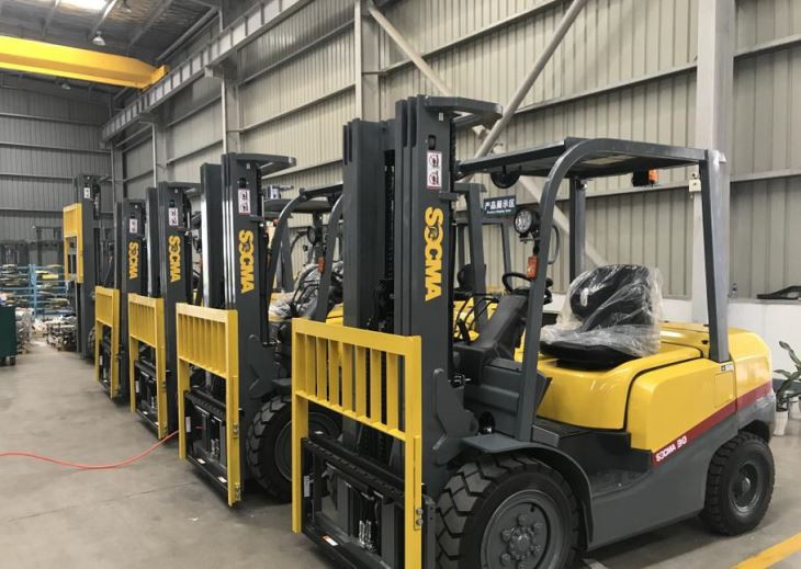 3T Diesel Forklift With Triplex Free Mast 4.5M Lifting