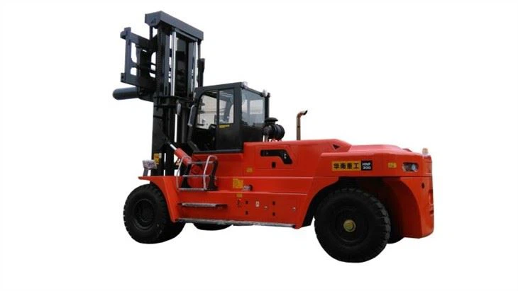 30 Ton Heavy Forklift With Roll Prong Socma Machine