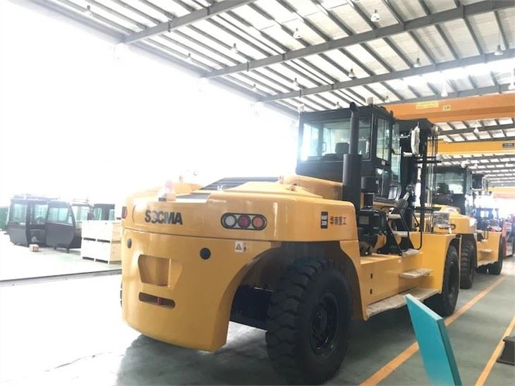 32 Ton Heavy Forklift Truck Engine Diesel