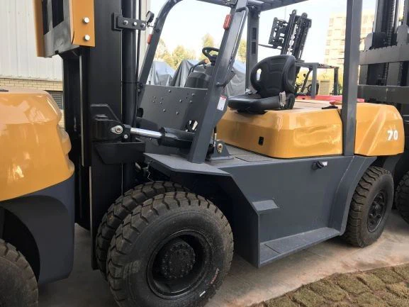 7 Ton Forklift Engine Mitsubishi Lift Height 6 Meter Mast 3 Stage Work For Logistics And Warehouse