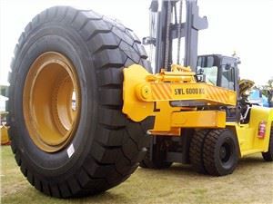Heavy Lift Truck With Mining Tire Handler