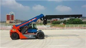 SOCMA Operate Inside Container Telehandler