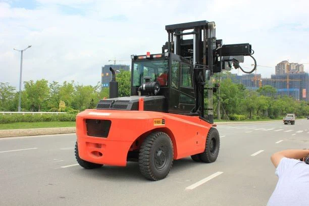 Socma 13.5 Ton Heavy Equipment Forklift For Heavy Equipment Carry Attach Tire Clam