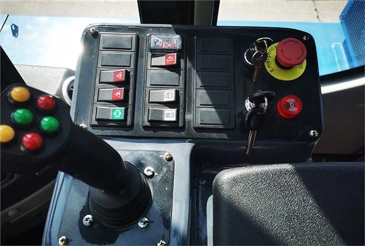 SOCMA Pure Electric Reach Stacker