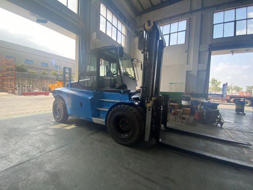 16 Ton Forklift Work For Container Depot