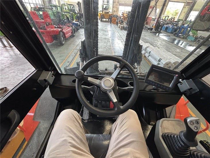 SOCMA 8 Ton Articulated 4WD 4*4 Off Road Tires Container Fork Lifter 2ton 2.5ton 3ton 3.5ton Rough Terrain Forklift With Side Shift